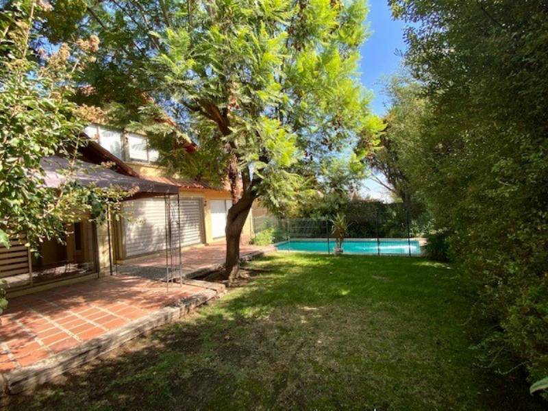 SE ARRIENDA LINDA CASA EN CONDOMINIO-SAN CARLOS DE APOQUINDO