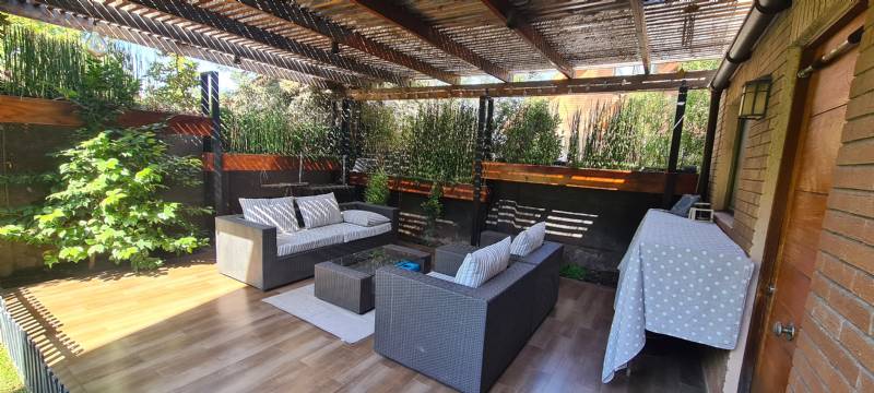 SE VENDE LINDA CASA-SECTOR SAN CARLOS DE APOQUINDO...