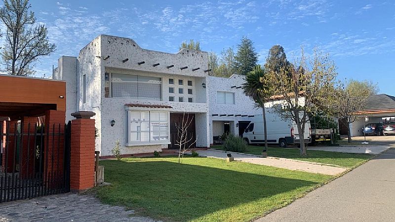 EN CONDOMINIO-SE VENDE LINDA CASA SECTOR MACHALI...    