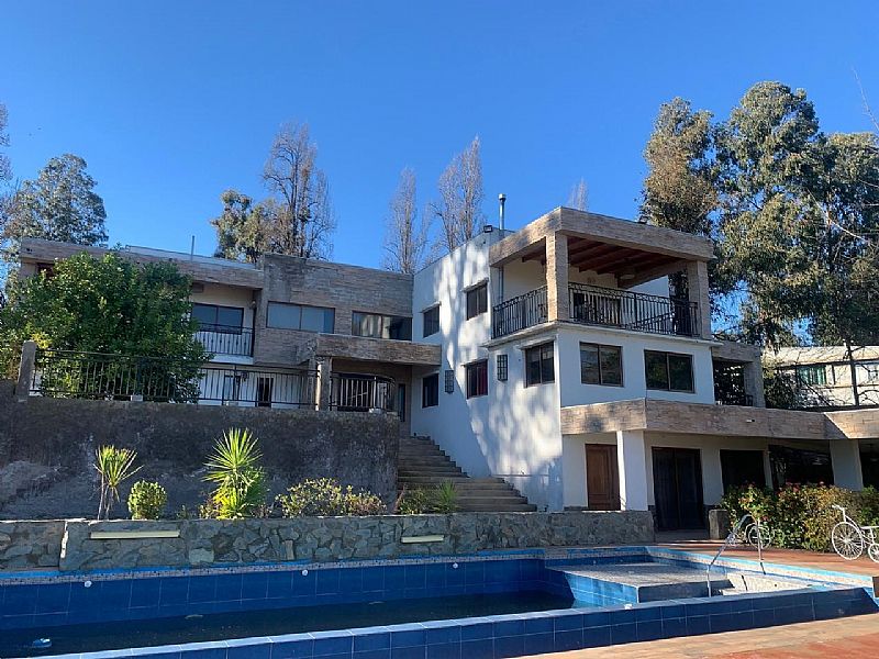 SE VENDE LINDA CASA SECTOR MACHALI...                                
