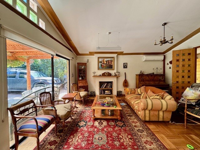 SE VENDE LINDA CASA REMODELADA EN EXCELENTE SECTOR VITACURA