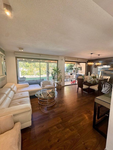 EN CONDOMINIO-SE VENDE LINDA CASA EN SAN CARLOS DE APOQ.