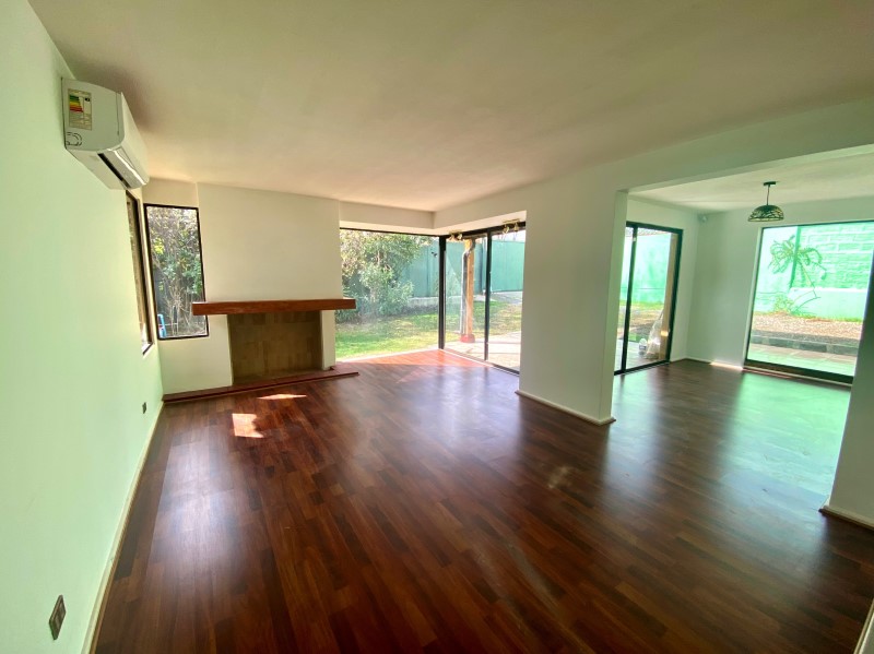 SE VENDE LINDA CASA SECTOR SAN CARLOS DE APOQUINDO...