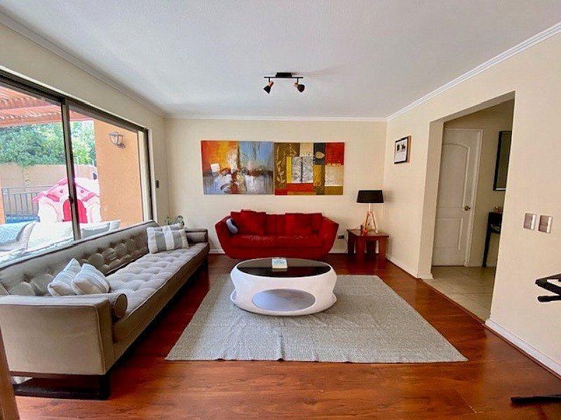 SE ARRIENDA-LINDA CASA SECTOR SAN CARLOS DE APOQUINDO