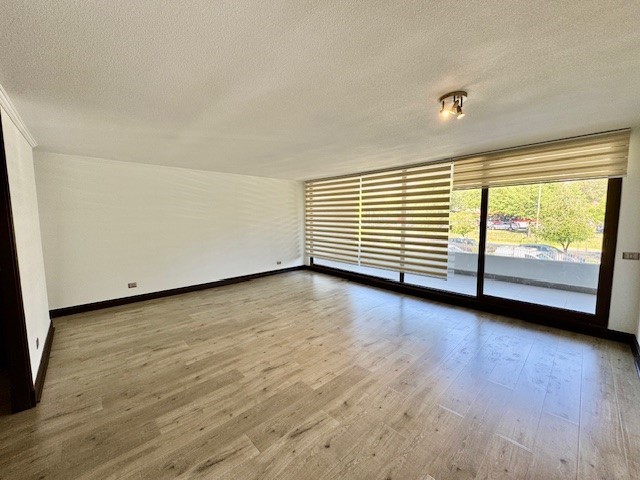 SE VENDE-LINDO DEPTO EN SECTOR SAN CARLOS DE APOQUINDO