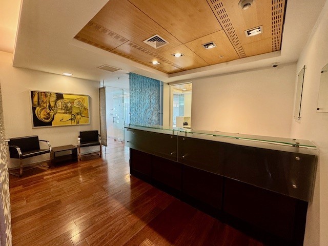 SE VENDE LINDA OFICINA SECTOR HOLANDA CON PROVIDENCIA