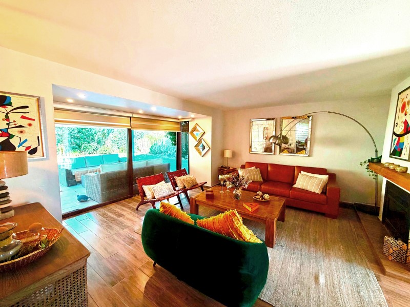 SE VENDE LINDA CASA-SECTOR SAN CARLOS DE APOQUINDO...