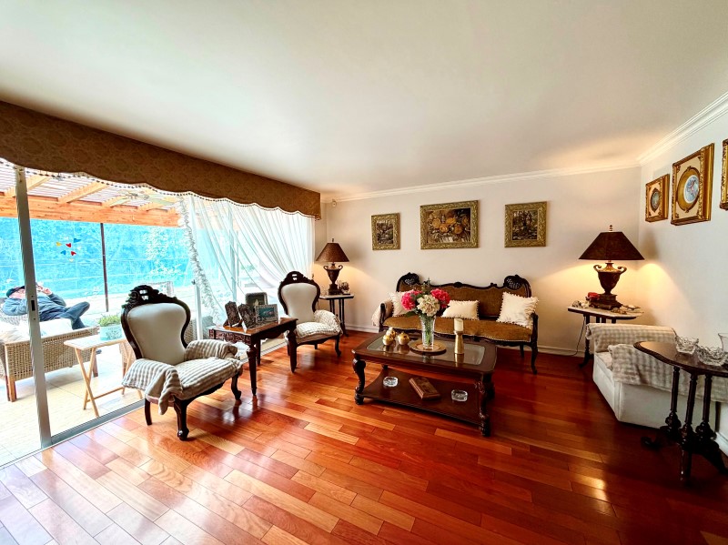 SE VENDE LINDA CASA-SECTOR SAN CARLOS DE APOQUINDO...